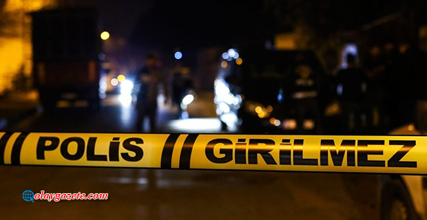 İSTANBUL VALİLİĞİ: POLİS SİLAHLI GASP SABIKALISI İKİ KİŞİYİ DURDURMAK İÇİN ATEŞ ETTİ, ANCAK YARALANAN Z.E.Y. İSİMLİ VATANDAŞ HAYATINI KAYBETTİ. 2 POLİS GÖZALTINDA