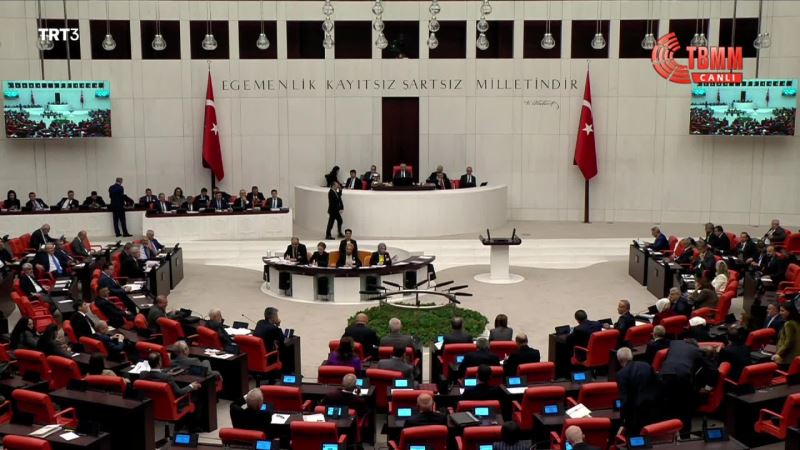 ENGİN ÖZKOÇ’TAN BAKAN NEBATİ’YE: 