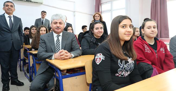 VALİ DOĞAN’DAN ÖĞRENCİLERE KARNE MESAJI
