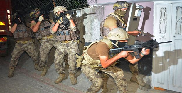 ADANA’DA TERÖR OPERASYONUNDA HDP’Lİ BAŞKANLAR GÖZALTINA ALINDI