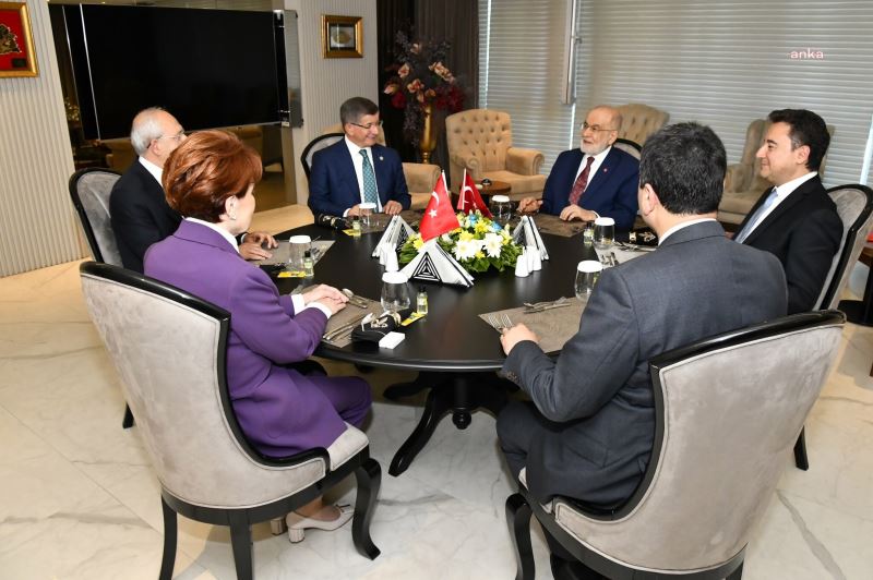 KARAMOLLAOĞLU: “SAĞDUYU VE İSTİŞAREYLE BELİRLEYECEĞİMİZ ADAYIMIZ TÜRKİYE’NİN 13. CUMHURBAŞKANI OLACAK”