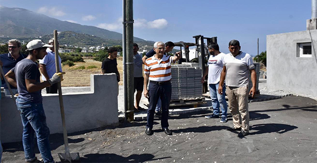 ARSUZ BELEDİYESİ FEN İŞLERİ MÜDÜRLÜĞÜ ÇALIŞMALARINI ARALIKSIZ SÜDÜRÜYOR