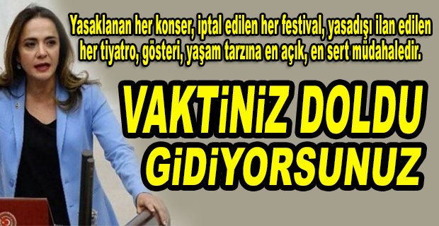 GAMZE AKKUŞ İLGEZDİ’DEN KONSER VE FESTİVAL YASAKLARINA TEPKİ 