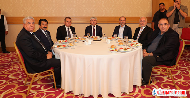 VALİ DOĞAN, İSKENDERUNSPOR İÇİN DÜZENLENEN PROGRAMA KATILDI