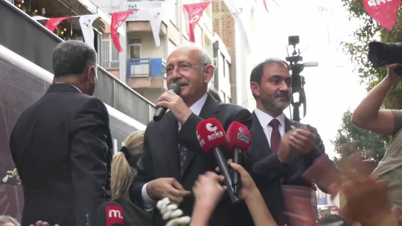 KILIÇDAROĞLU: “BİZE KATILIN Kİ MISIR’DAKİ SAĞIR SULTAN DA ‘TÜRKİYE’DE BİR ŞEYLER OLUYOR; İNSANLAR HAKKI, HUKUKU VE ADALETİ ARIYOR, BUNUN DA LİDERLİĞİNİ ALTI SİYASİ PARTİNİN GENEL BAŞKANI YAPIYOR’ DESİN”