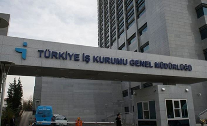 İŞKUR MÜDÜRÜ, AKP HEYETİNİ KAPIDA KARŞILAMADIĞI İÇİN KIZAĞA ÇEKİLDİ