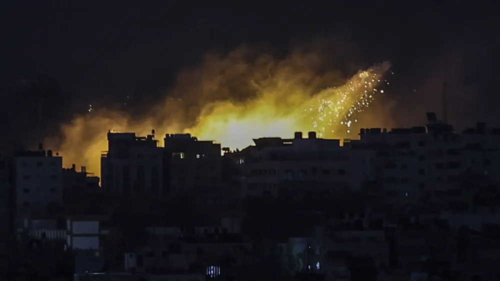 İSRAİL ÇOCUK HASTANESİNİ FOSFOR BOMBASIYLA VURDU