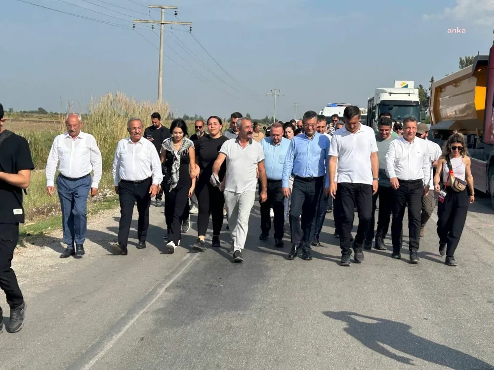 ÖZGÜR ÖZEL, TİP’İN HATAY’DAN ANKARA’YA “ÖZGÜRLÜK YÜRÜYÜŞÜ”NE CEYHAN’DA DESTEK VERDİ