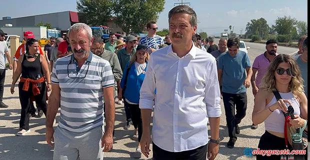 KOMİNİST BAŞKAN ÖZGÜRLÜK YÜRÜYÜŞÜNDE