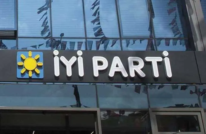 İYİ PARTİ’DE BİR İSTİFA DAHA!