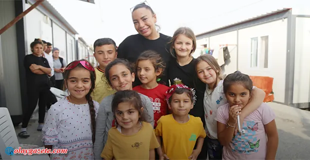 ÜNLÜ İSİMLERDEN HATAY’DA DEPREMZEDELERE DESTEK ZİYARETİ