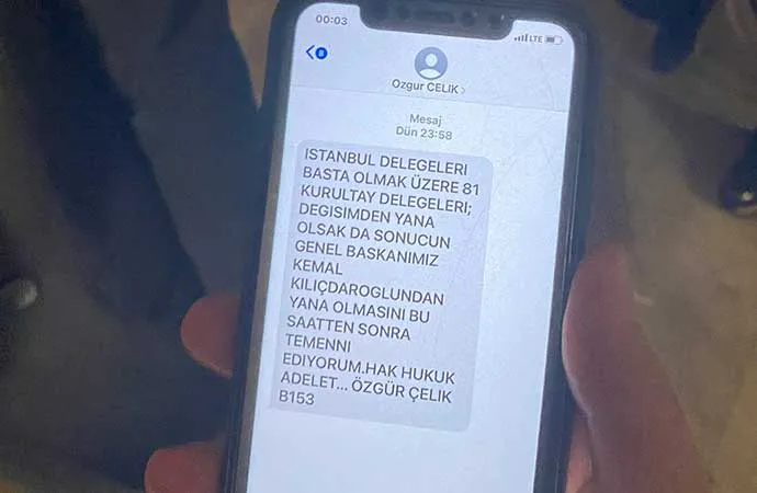 CHP KURULTAYINDA İSTANBUL DELEGELERİNE SAHTE MESAJ ATILDI! ÖZGÜR ÇELİK’TEN AÇIKLAMA