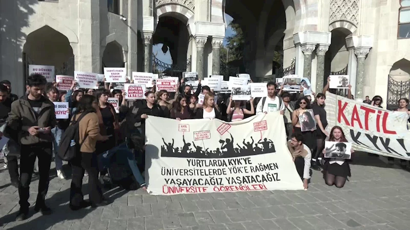 ÖĞRENCİLERDEN İSTANBUL ÜNİVERSİTESİ ÖNÜNDE “YÖK” PROTESTOSU