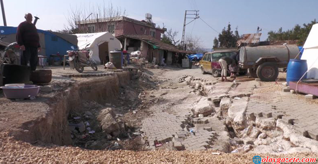 ANTAKYA’DA FAY HATTI GEÇEN KÖYDE DERİN YARIKLAR OLUŞTU