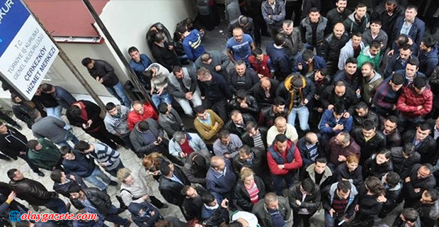 ÜNİVERSİTE MEZUNLARI İŞKUR KAPISINDA İŞ BEKLİYOR