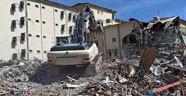 İSKENDERUN DEVLET HASTANESİ A BLOK YIKILIYOR!