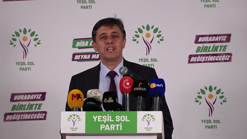 HDP YSK TEMSİLCİSİ TİRYAKİ: “ANADOLU AJANSI’NA İTİBAR ETMEYİN. ANADOLU AJANSI, AKP GENEL MERKEZİNDEN ALDIĞI VERİLERİ PAYLAŞIYOR”