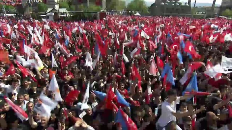 ERDOĞAN: KÜÇÜK ESNAFLARIMIZIN PRİM ÖDEME GÜN SAYISINI SSK’LILARLA EŞİTLEYEREK 7 BİN 200 GÜNE İNDİRİYORUZ