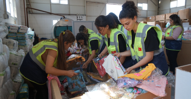 HBB’DEN HATAY’IN 15 İLÇESİNE GIDA VE HİJYEN KOLİSİ