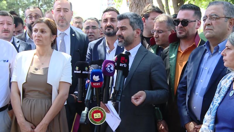 TAHİR ELÇİ DAVASINDA KARAR ÇIKMADI... DURUŞMA, CİNAYETİN YILDÖNÜMÜNDEN BİR GÜN SONRASINA 29 KASIM’A ERTELENDİ