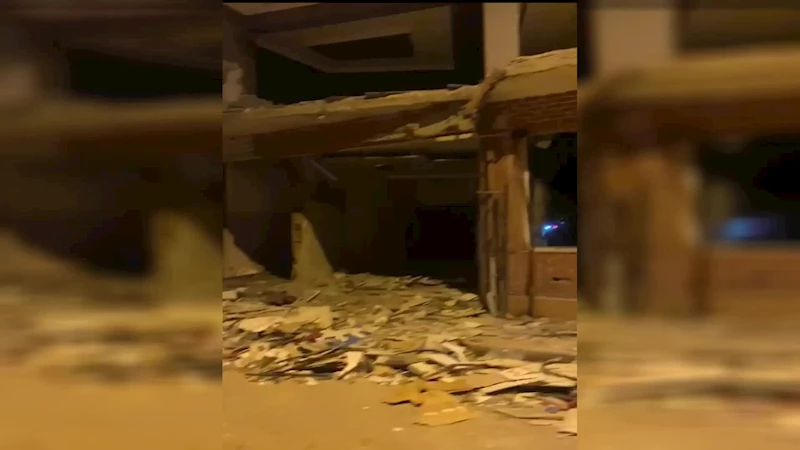 DEPREM BÖLGESİ ELÂZIĞ’DA HASARLI AMA YIKILMAYAN BİNALAR KORKUTUYOR