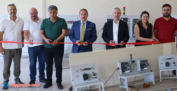 İSTE İŞ İNSANI RECEP ATAKAŞ’IN KATKILARIYLA HAZIRLANAN ELEKTROTEKNİK LABORATUVARI’NIN AÇILIŞINI YAPTI