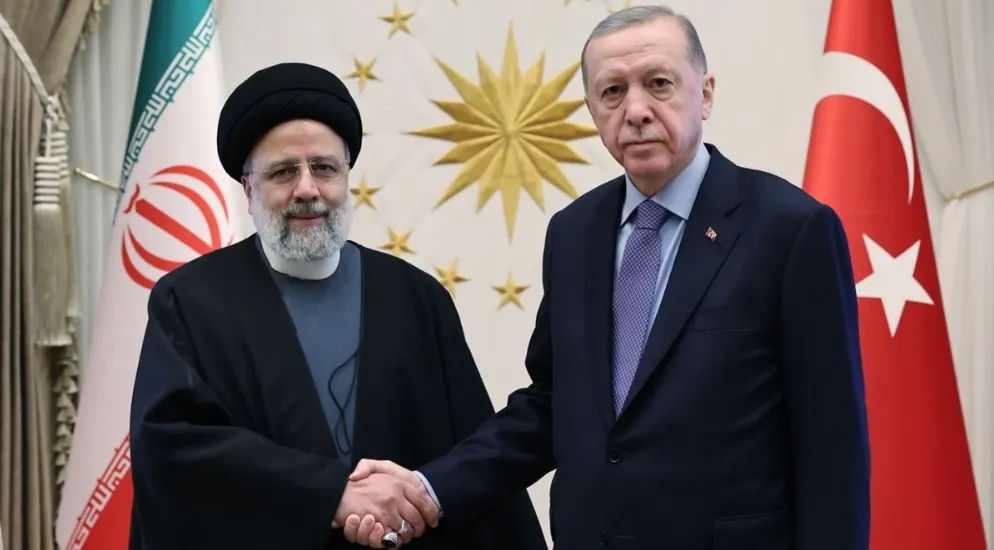 CUMHURBAŞKANI ERDOĞAN, İRAN LİDERİ REİSİ İLE GÖRÜŞTÜ