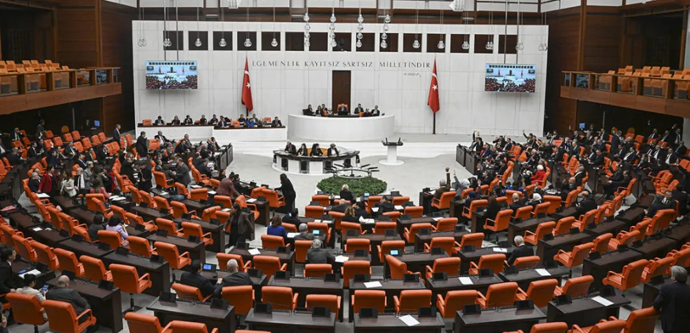 İSVEÇ