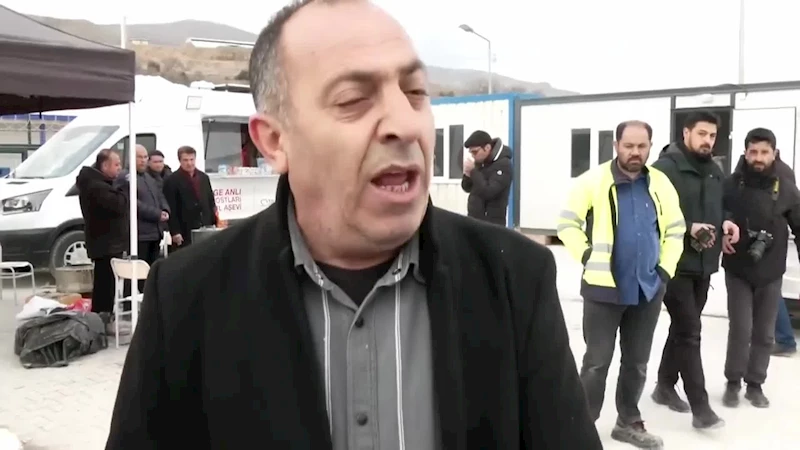 GÖÇÜK ALTINDA KALAN İŞÇİLERİN AİLELERİ UMUTLU BEKLEYİŞİNİ SÜRDÜRÜYOR: 