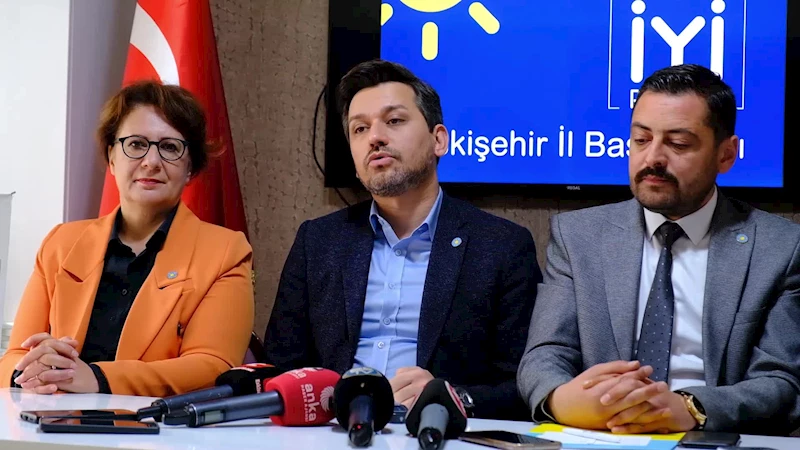 İYİ PARTİ GİK ÜYESİ MELİH AYDIN: “KOLTUKLARA YAPIŞANLARDAN BIKTIK”