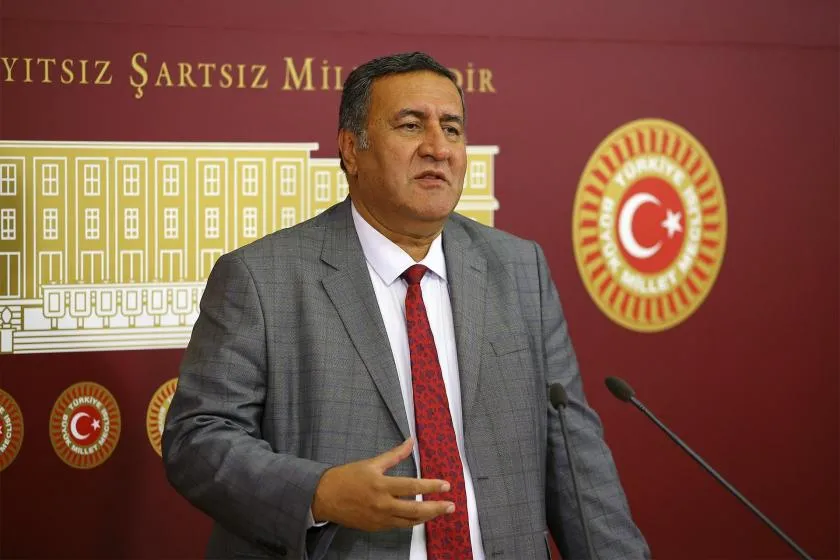  ÖMER FETHİ GÜRER,CHP OLARAK SAHİPLENİLMEYEN KÖPEKLERİN UYUTULMASINA KARŞIYIZ