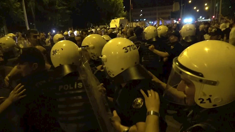 Diyarbakır’da gergin yürüyüş... 