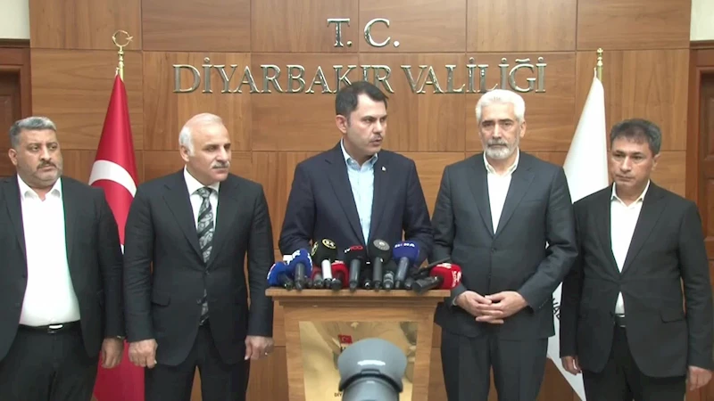 Bakan Kurum:Deprem bölgesinde asla ve asla siyasi polemiğe yer yoktur