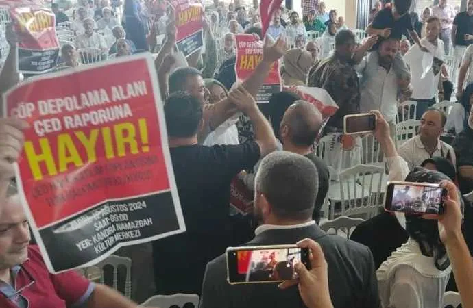 MURAT KURUM NEYE UĞRADIĞINI ŞAŞIRDI! KURUM’UN PROTESTO EDİLDİĞİ ANLAR…