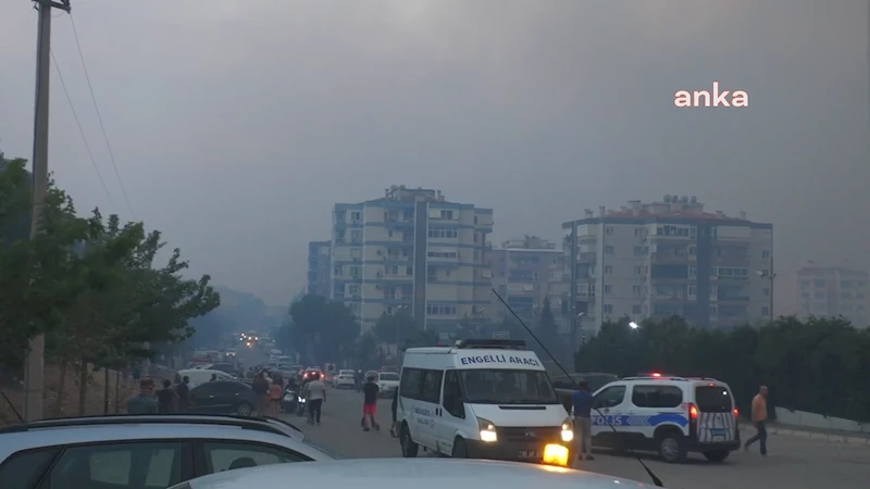 İletişim Başkanlığı:İzmir’deki  orman yangınlarına havadan ve karadan müdahale devam ediyor