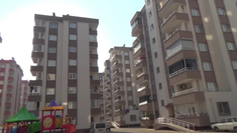 Bir binaya önce 
