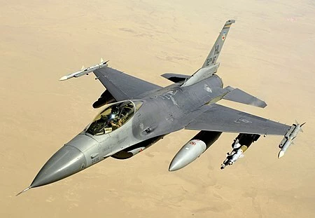 Ukrayna,  ABD yapımı F-16 savaş uçağının düştüğünü doğruladı