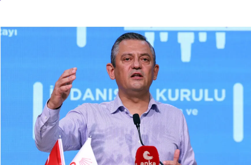 CHP Genel Başkanı Özgür Özel: Havada tüzük taslakları uçuşuyor