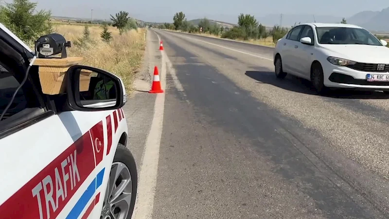 Bakan Yerlikaya: 22-29 Ağustos tarihleri arasında 445 bin 375 sürücüye işlem yapıldı