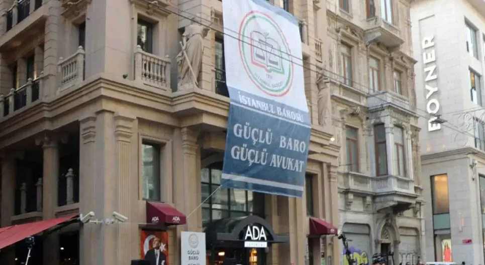 İSTANBUL BAROSU OLAĞANÜSTÜ KURULTAYA GİDİYOR