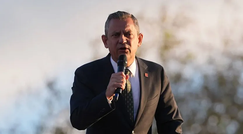 ÖZGÜR ÖZEL, VAN