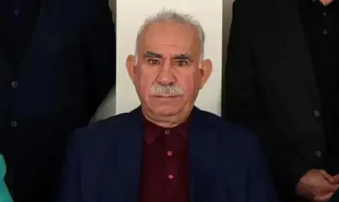 ÖCALAN, GÖRÜNTÜLÜ BAĞLANIP 37 DAKİKA TÜRKÇE KONUŞMUŞ
