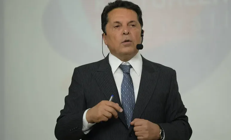 AHMET ÖZER