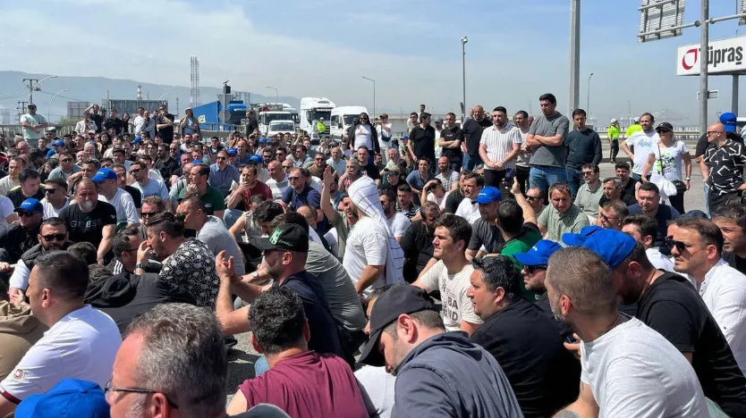 TÜPRAŞ İŞÇİLERİ SEFALET ZAMMINA KARŞI YÜRÜYOR