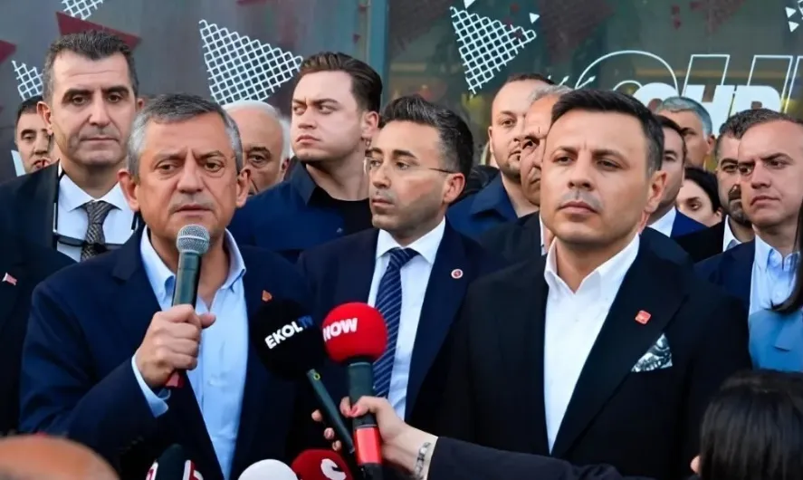 ÖZGÜR ÖZEL