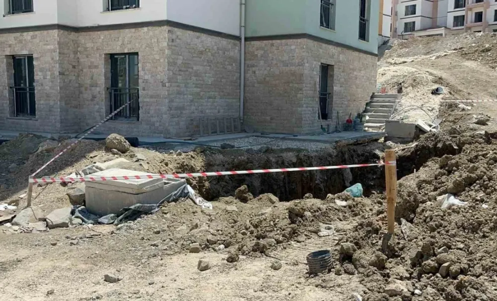 HATAYDA ATIK SU ALT YAPI ÇALIŞMALARI SIRASINDA GÖÇÜK: 2 İŞÇİ ÖLDÜ
