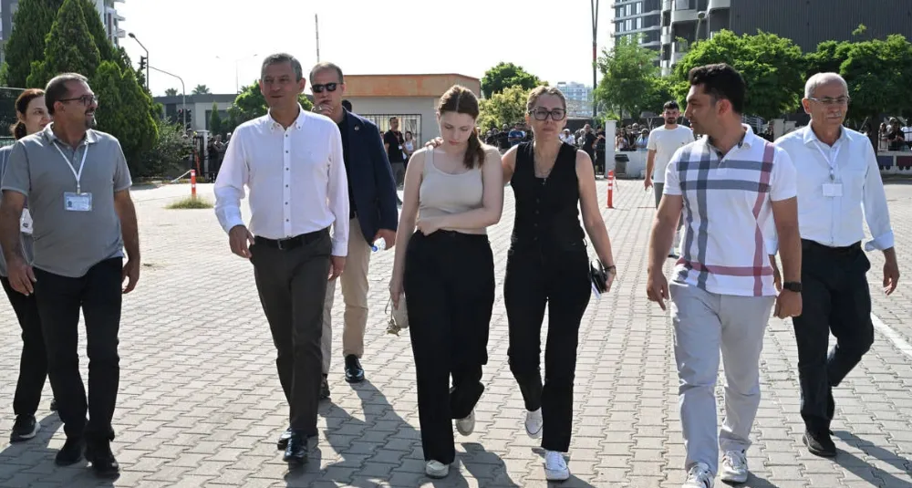 ÖZGÜR ÖZEL, FERDİ ZEYREK