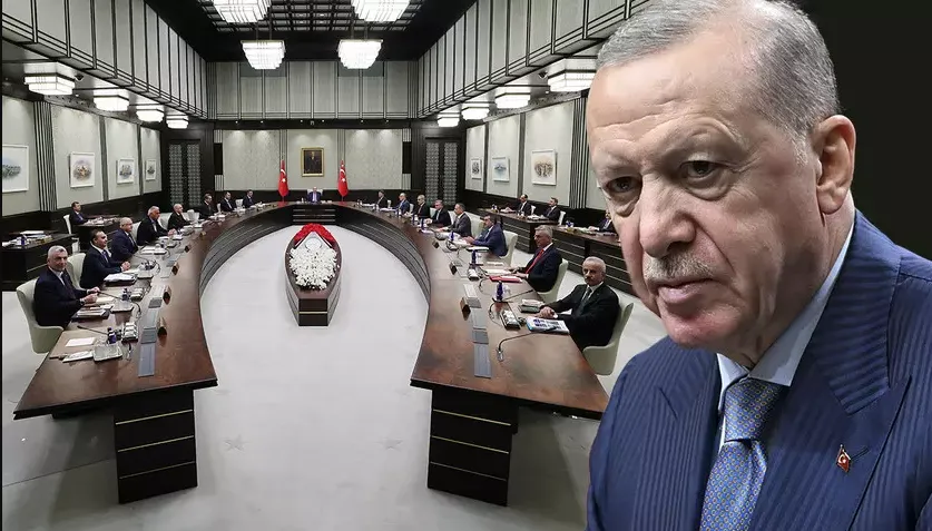 AKP’DE KRİTİK KAMP BAŞLADI, KABİNE DEĞİŞİKLİĞİNDE İKİ İHTİMAL MASADA!