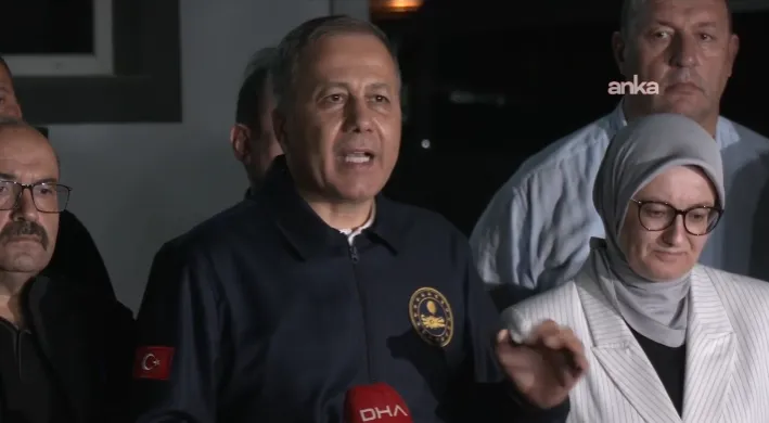 BAKAN YERLİKAYA: ENKAZ ALTINDA KİMSE YOK, 81 YAŞINDAKİ VATANDAŞIMIZI KAYBETTİK