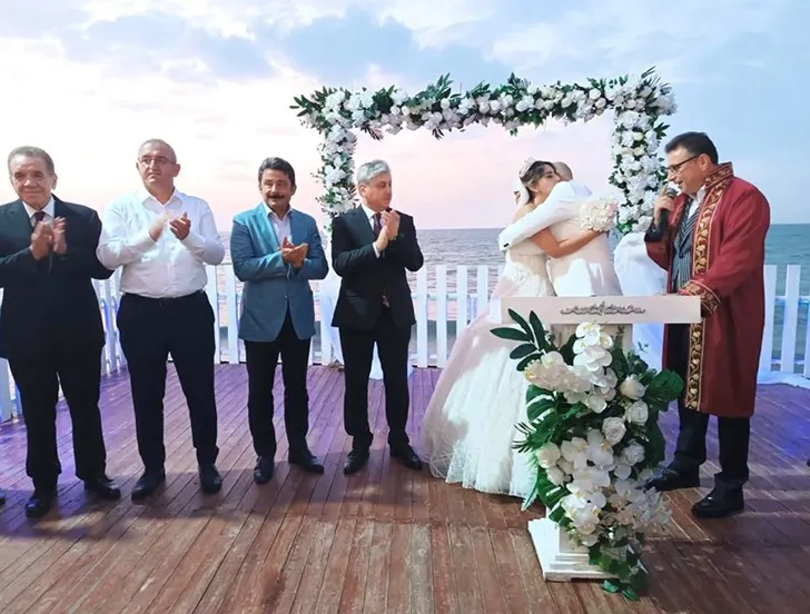 PROTOKOL VE İŞ DÜNYASI GÖRKEMLİ DÜĞÜNDE BULUŞTU
